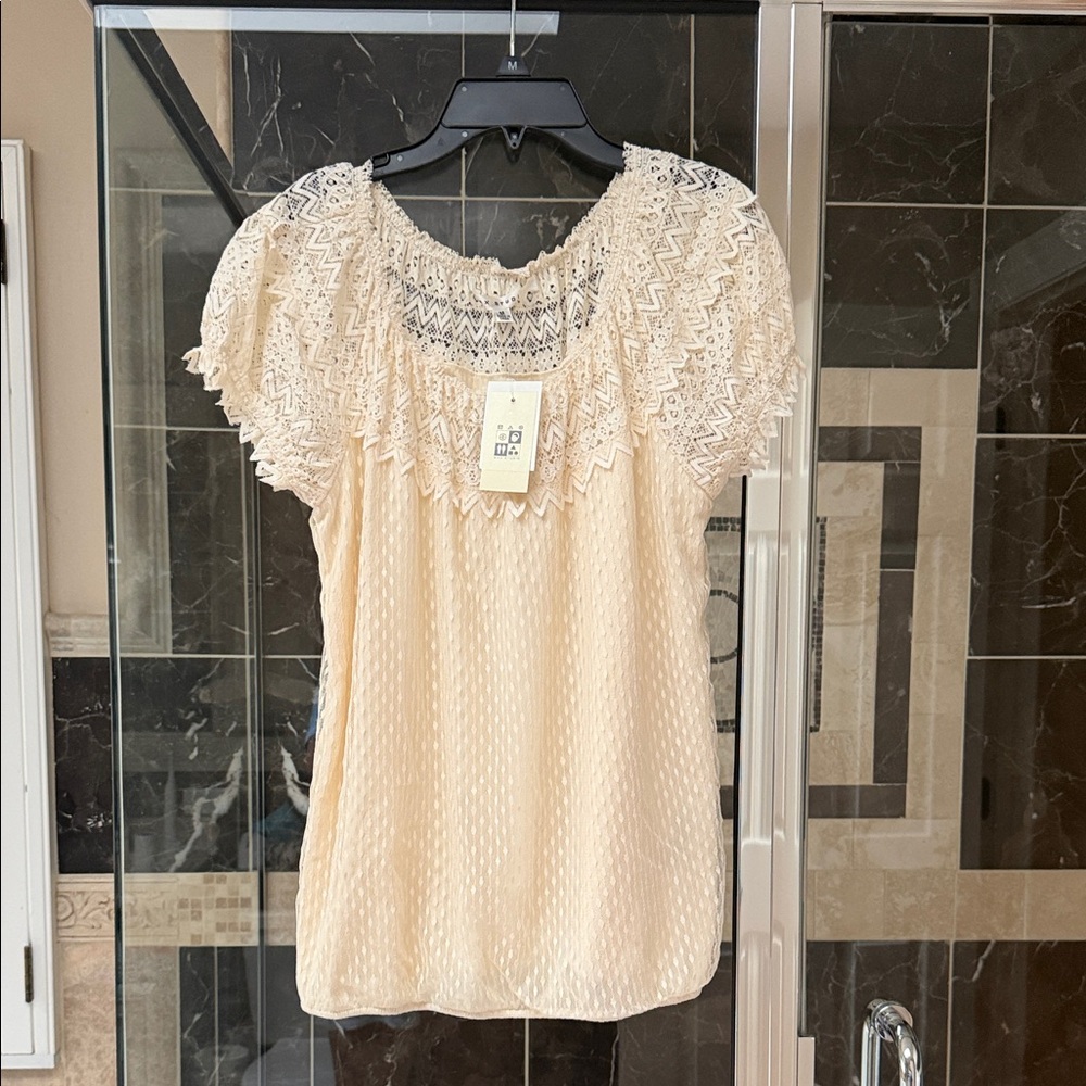 Max Studio Cream Lace Yoke Flutter Sleeve Blouse